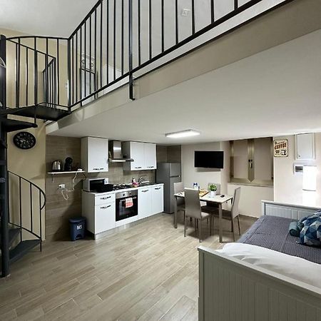 Bed and Breakfast Napoli Centro - La Casa Di Sasa Екстер'єр фото