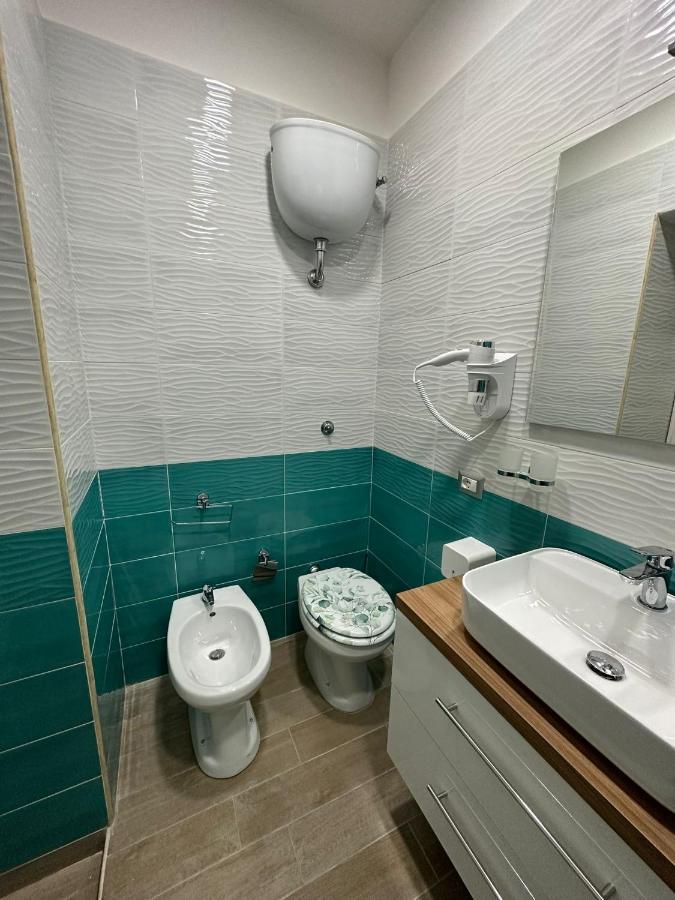 Bed and Breakfast Napoli Centro - La Casa Di Sasa Екстер'єр фото