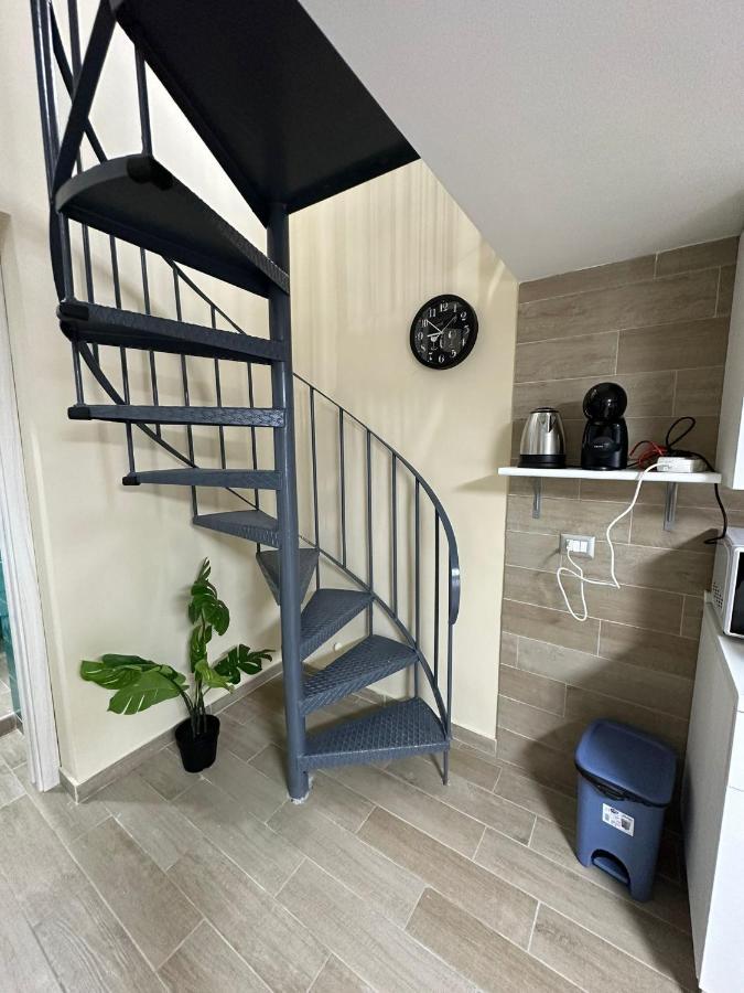 Bed and Breakfast Napoli Centro - La Casa Di Sasa Екстер'єр фото